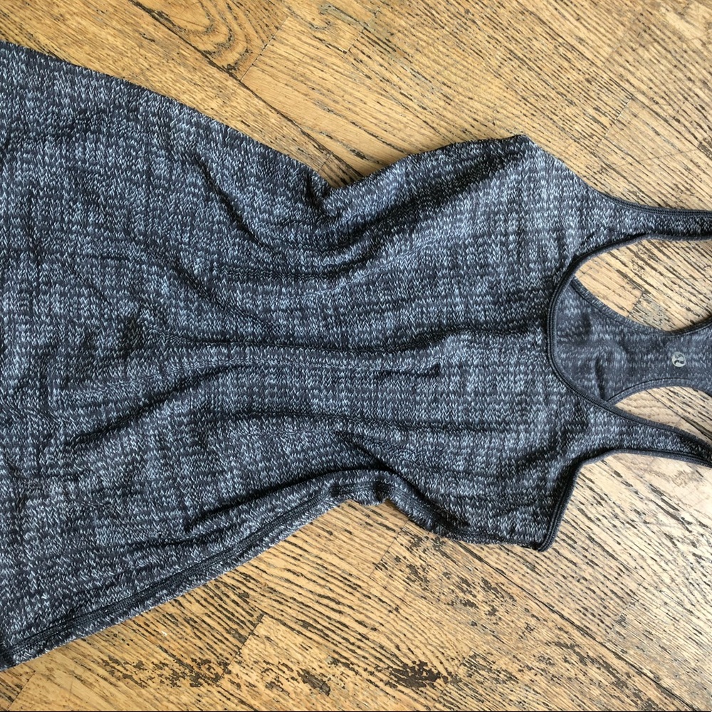 LULULEMON athletic top